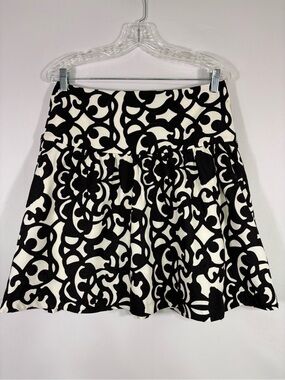 NWT Ann Taylor Black White Embroidered Scroll Mini Skirt Size 6